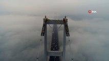 Sis içinde yükselen 15 Temmuz Şehitler Köprüsü hayran bıraktı