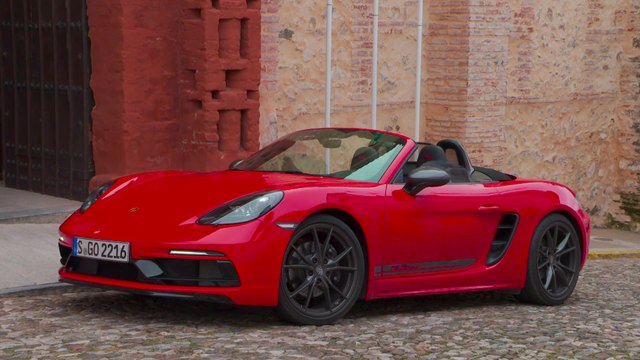 Porsche 718 Boxster T Design in Guards Red