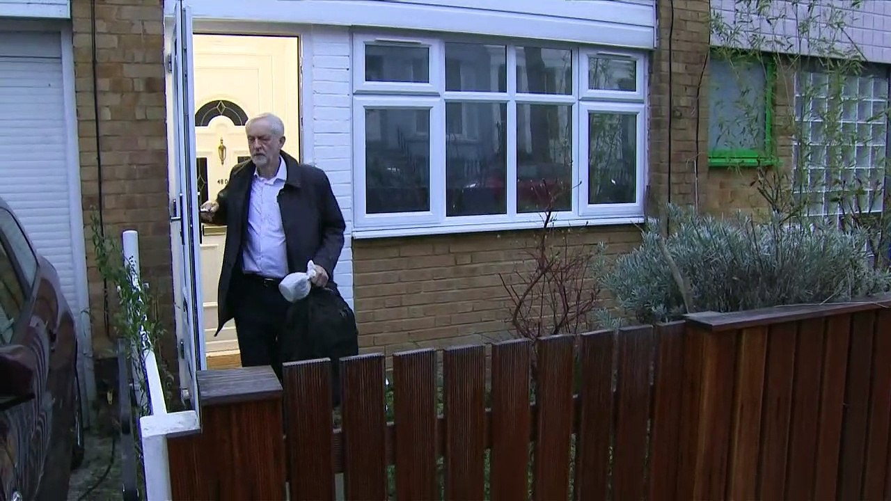 Jeremy Corbyn ignores questions about Labour defectors