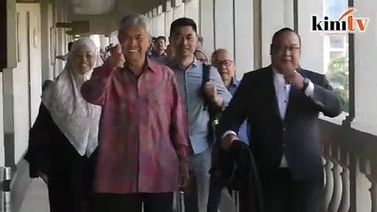 Zahid hadir beri sokongan kepada peguam Umno