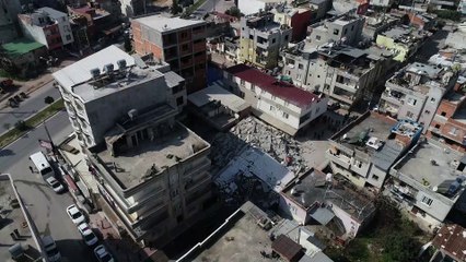 Çöken 5 katlı binanın enkazı drone ile görüntülendi - MERSİN