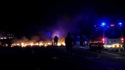 Cortes en carreteras y vías en la huelga proindependencia en Cataluña