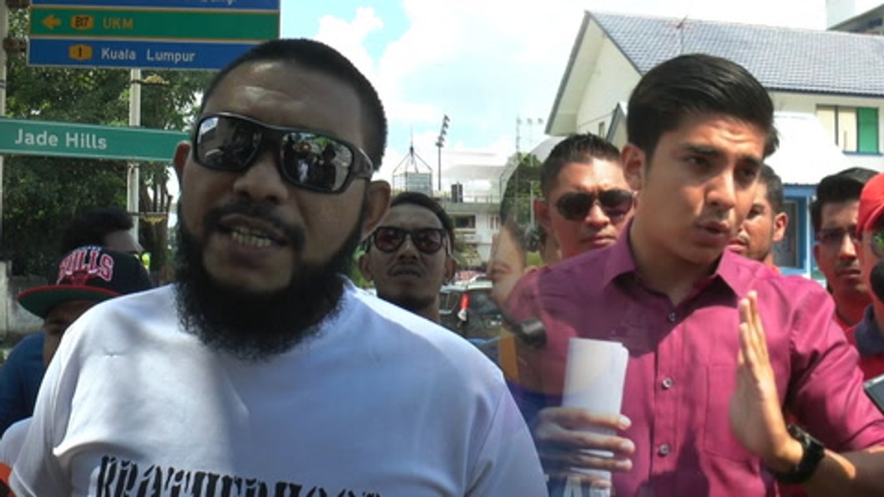 Papagomo lodges police report against Syed Saddiq