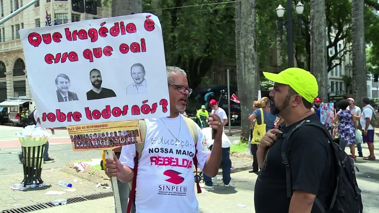 Bolsonaro defende seu projeto de reforma da previdência