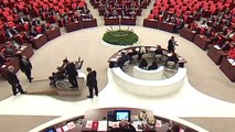 CHP Antalya Milletvekili Deniz Baykal, tekerlekli sandalye ile geldiği TBMM Genel Kurulu'nda yemin etti