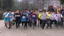 Bayrampaşa’da düzenlenen Atatürk Kır Koşusu'nda rekor sayıda öğrenci katıldı