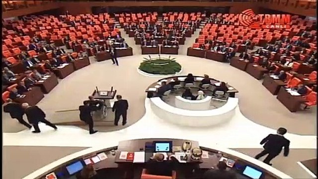 Baykal 16 ay sonra TBMM'de: Yemin etti