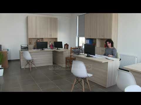 Administrata në protestë; Mbyllen bashkitë Klos dhe Mat - Top Channel Albania - News - Lajme