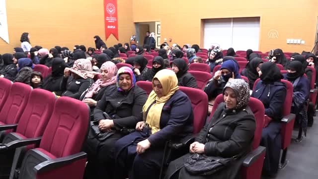 Suriyeli Kadınlara Aile İçi İletişim Eğitimi