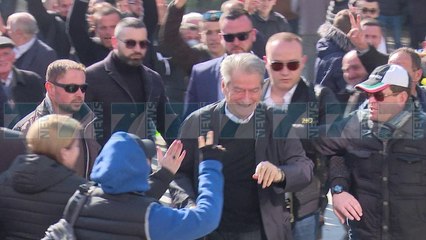 OPOZITA «RRETHON» PARLAMENTIN, DEPUTETET DOREZOJNE MANDATET - News, Lajme - Kanali 7