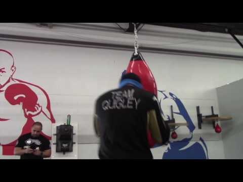 POWERFUL! -JASON QUIGLEY LETS HIS HANDS GO DURING HEAVYBAG WORK - *in camp footage*/ iFL TV