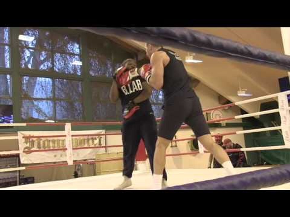 WLADIMIR KLITSCHKO (IN CAMP) PADWORK FOOTAGE w/ TRAINER JOHNATHON BANKS / JOSHUA v KLITSCHKO