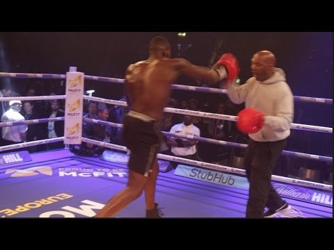 SAUCE POWER!! LAWRENCE OKOLIE SHOW BRUTAL ONE PUNCH POWER DURING PUBLIC WORKOUT / JOSHUA v KLITSCHKO