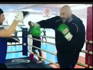 TYSON FURY SHOWS HIS SPEED ON THE PADS IN MARBELLA