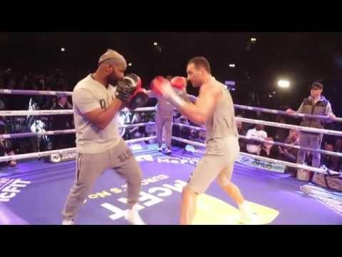 WLADIMIR KLITSCHKO SHOWS OFF HIS HAND SPEED IN FRONT OF ANTHONY JOSHUA / JOSHUA v KLITSCHKO