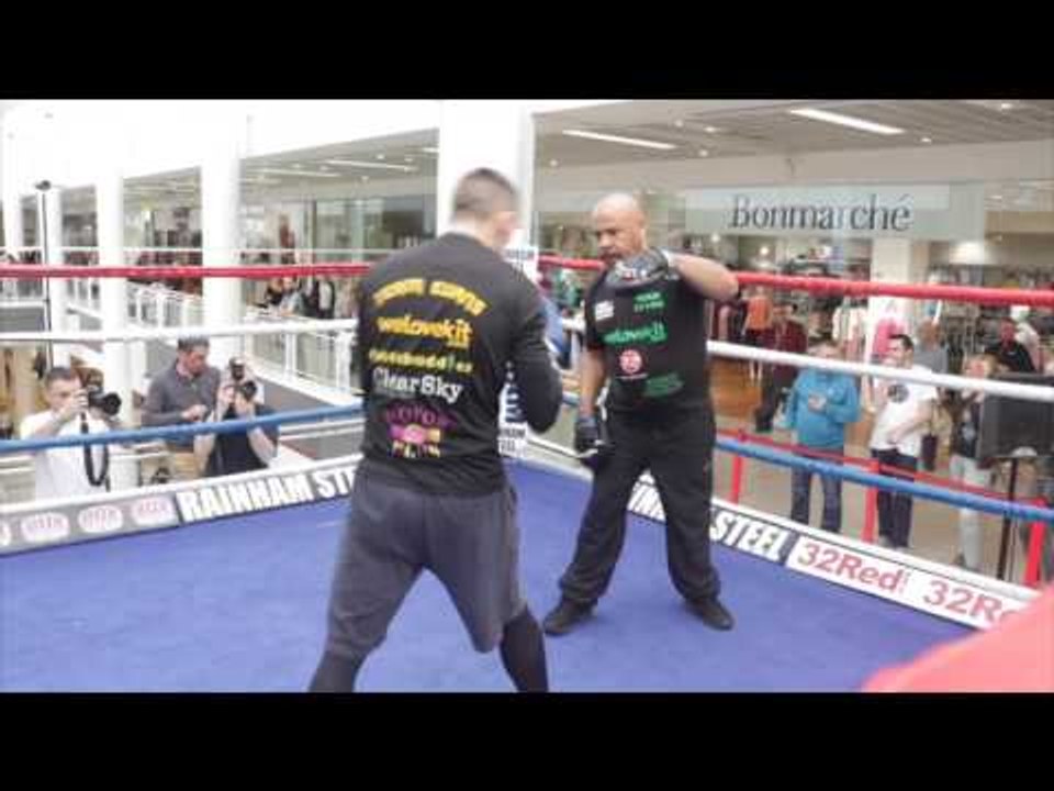 HELLO CRAIG! PRIDE OF WALES CRAIG EVANS - OFFICIAL PUBLIC WORKOUT IN BELFAST / BATTLE OF BELFAST