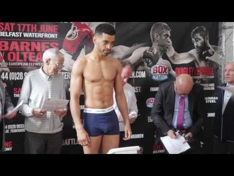 LIVERPOOLS SAM MAXWELL STEPS ON SCALE IN BELFAST / BATTLE OF BELFAST