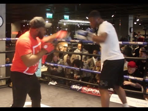 BRIXTON BANGER! - ISAAC CHAMBERLIAN SMASHES THE PADS - MOMENTS BEFORE RUN-IN WITH LAWRENCE OKOLIE
