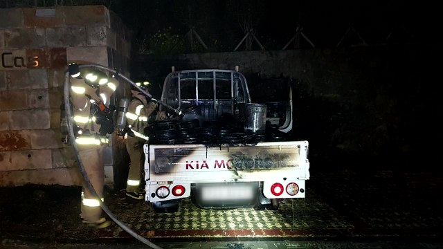 서귀포 주차 트럭 화재...인화물질에서 발화 추정 / YTN