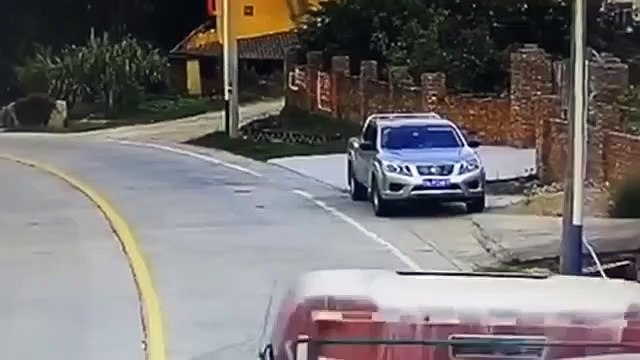 Ce conducteur est très chanceux... Miraculé