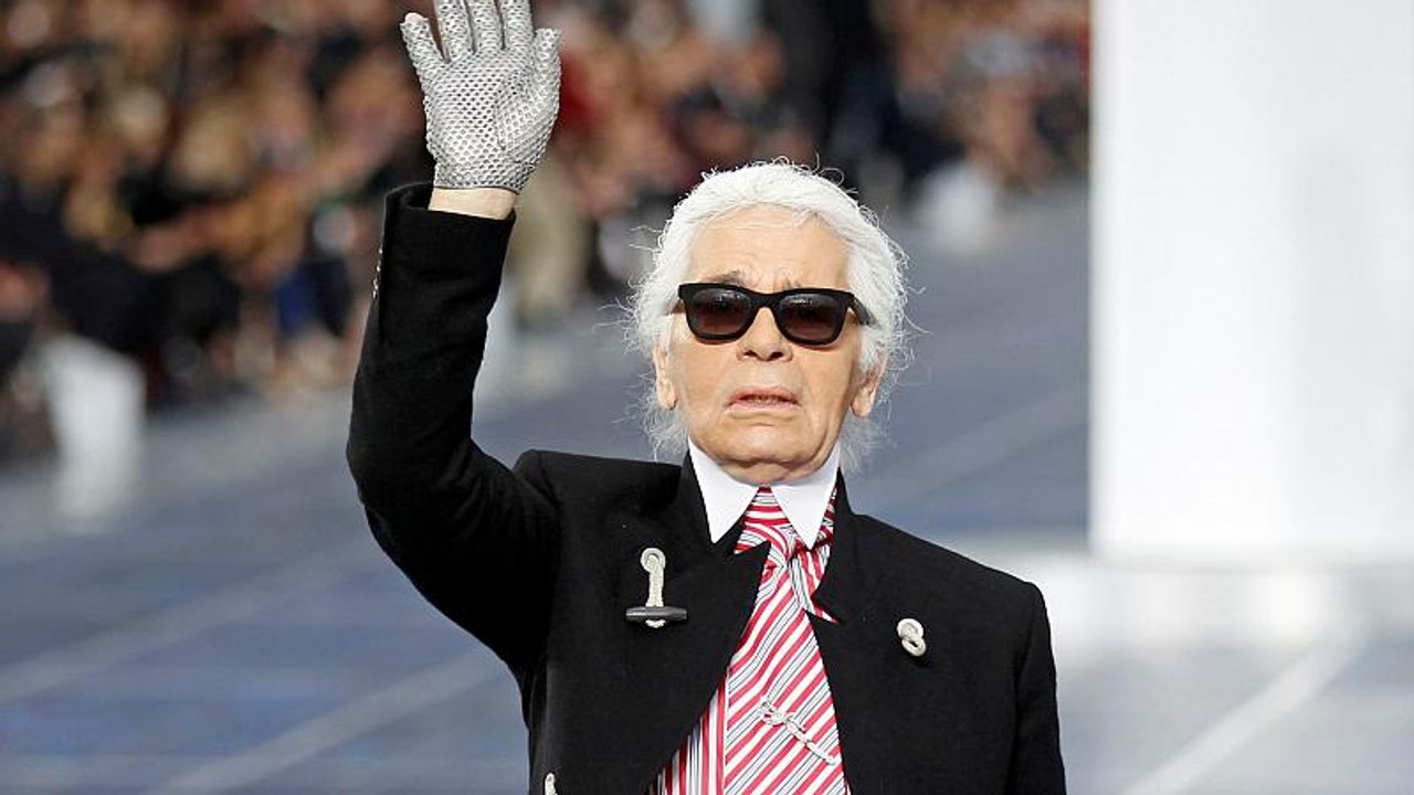 Love KL: Fendi ehrt Karl Lagerfeld