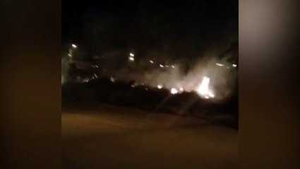 Após incêndio em vegetação, moradora reclama da Prefeitura