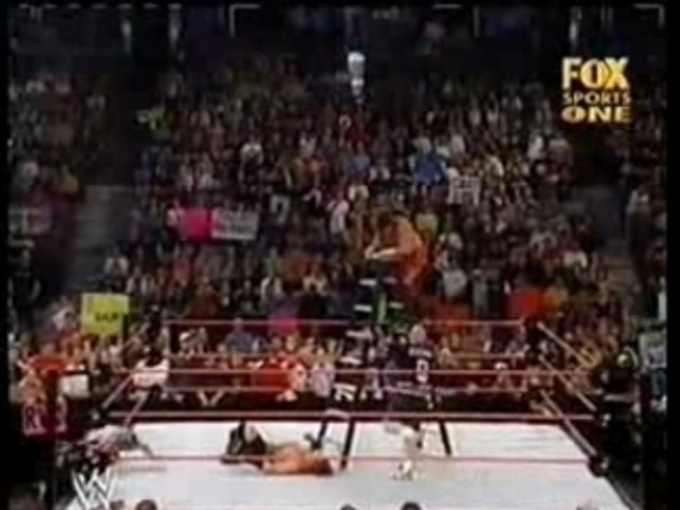 WWE un abrutis agresse eddie guerrero