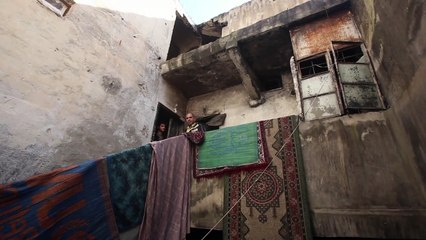 إخلاء أبنية صدعتها الحرب في مدينة حلب حفاظاً على سلامة سكانها