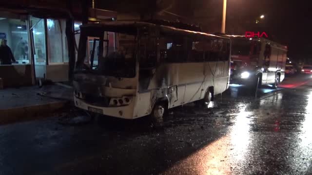 Servis Minibüsü Alev Alev Yandı