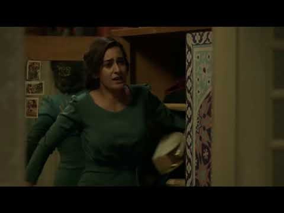 مسلسل ليالي أوجيني - كريمة لسة في حالة الصدمة وخوفها من اللي شافته خلاها مش قادرة تلاقي مبرر