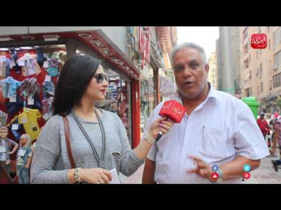 شووف  الحكاية | مراسلة الحكاية تسآل :  تعرف يعني ايه كوسة ؟ ... "الواسطة الحلوة بالبشاميل !! "