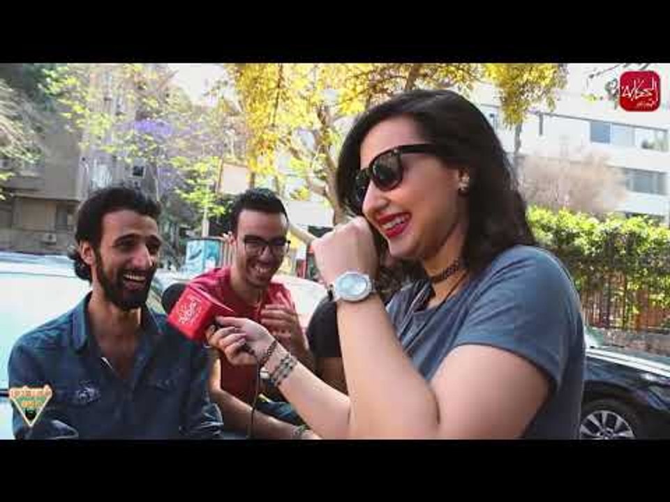 الحكاية | فرصة هجرة وجنسية في بلد اجنبي !" شوف رد فعل الشباب "!!