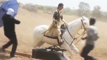Kangana Ranaut FIGHTS on Dummy Horse in Manikarnika; Check Out | FilmiBeat