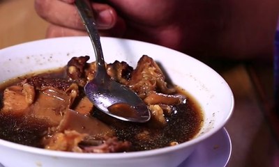 Rawon Dengkul Favorit Warga Surabaya