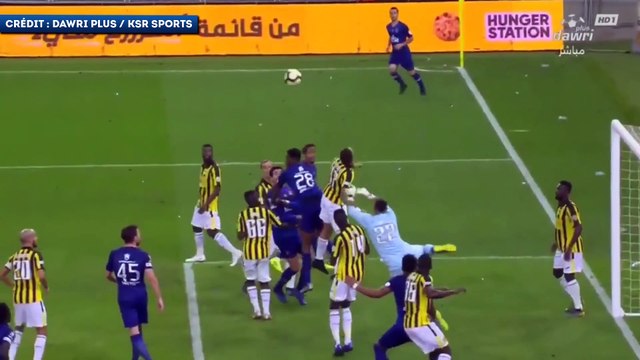 Bafé Gomis fait peur à un enfant lors de sa célébration