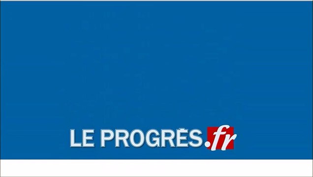 Le fourgon des CRS caillassé lors de l'acte XIV des Gilets jaunes à Lyon