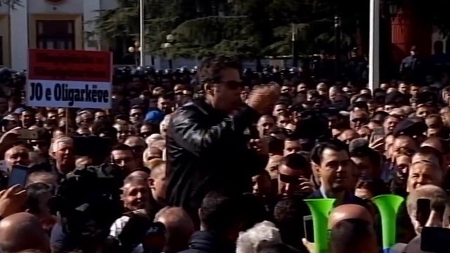 PALOKA BOJA NDAJ RAMËS, HAKMARRJE E SHQIPTARËVE NUK I DOGJËM MANDATET, POR…