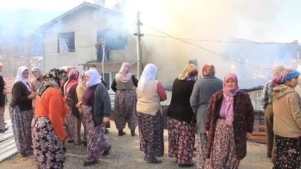 Yangın 94 Yaşındaki Görme Engelliyi Evsiz Bıraktı