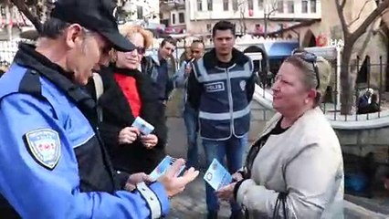 Polisten telefon dolandırıcılığına broşürlü uyarı