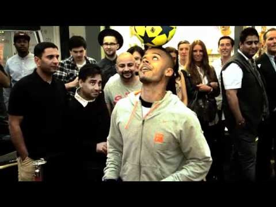 FOOTBALL FREESTYLE BY JEREMY LYNCH / iFILM LONDON / UTTER NUTTER STORE LAUNCH