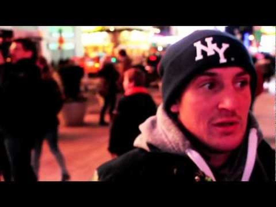 A SCOUSER IN NEW YORK - FEATURING DERRY MATHEWS (PART 1 - TIMES SQUARE) / iFILM LONDON