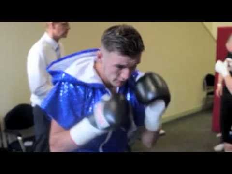 DARREN TETLEY SHADOW BOXING BEFORE HIS FIGHT @ LEEDS TOWN HALL / iFL TV