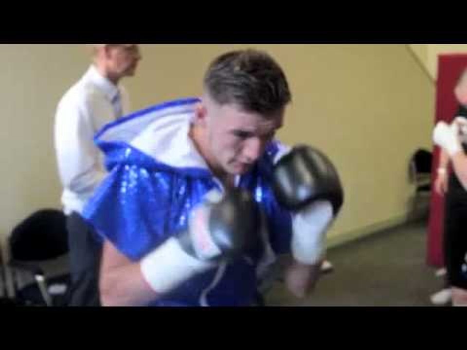 DARREN TETLEY SHADOW BOXING BEFORE HIS FIGHT @ LEEDS TOWN HALL / iFL TV