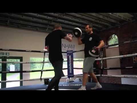 RICKY BURNS & TONY SIMS PAD SESSION @ MATCHROOM ELITE BOXING GYM (TRAINING FOOTAGE)