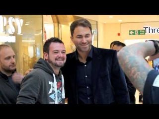 EDDIE HEARN MAKES TIME FOR THE FANS IN WATFORD AT ANTHONY JOSHUA WORKOUT