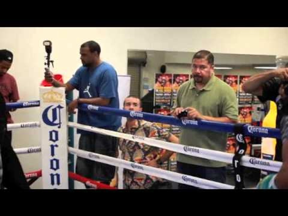 SHAWN PORTER (BLINDFOLDED) WORKS THE PADS WITH FATHER & TRAINER KENNY