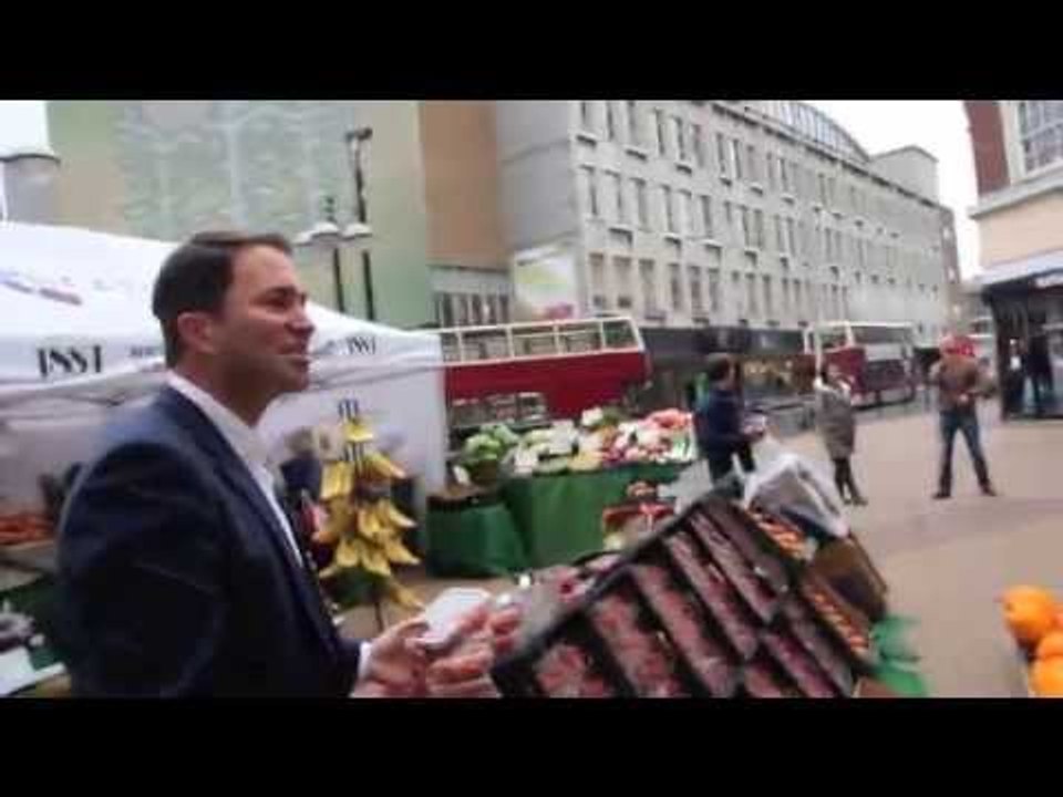 SAND TO THE ARABS, ICE TO THE ESKIMOS...EDDIE HEARN SELLS STRAWBERRIES TO THE PEOPLE OF HULL!