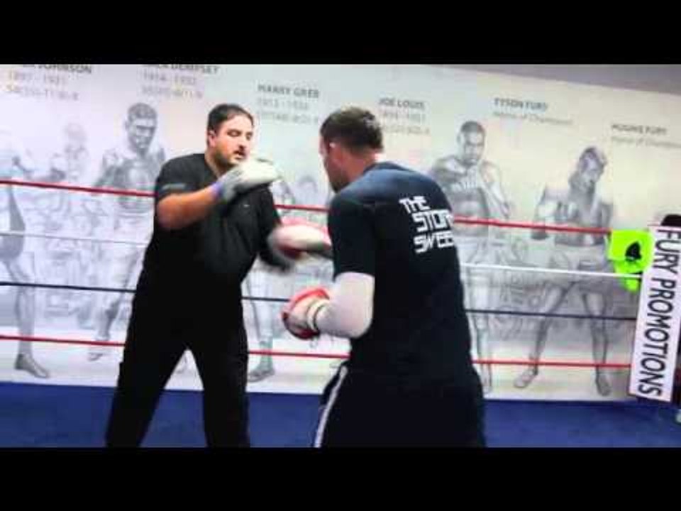 MICHAEL 'THE STORM' SWEENEY PAD SESSION @ TEAM FURY GYM (BOLTON) / SWEENEY v TIMS - DUBLIN - NOV 15