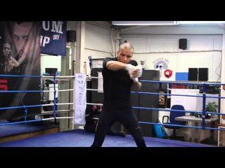 下载视频: CHRIS EUBANK JNR SHADOW BOXING FOOTAGE - EUBANK JNR v CHUDINOV