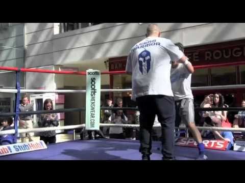 JOSH WARRINGTON FULL PUBLIC WOKOUKOUT AHEAD OF DENNIS TUBIERON CLASH / WE ARE LEEDS